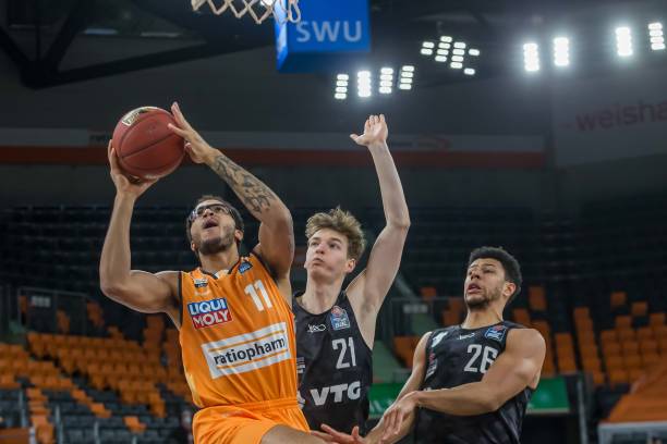 [高尔夫]南非公开赛卡特尔与奈杜并列领先争冠 李昊桐T16.