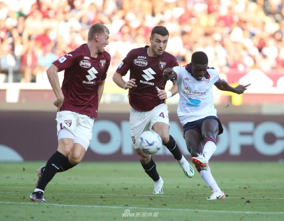 侵略性很强！西蒙斯5投4中砍8+7篮板罕见0助攻 几球展现状元风采.