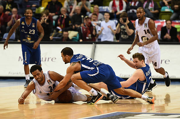 战术上更加 战术上更加